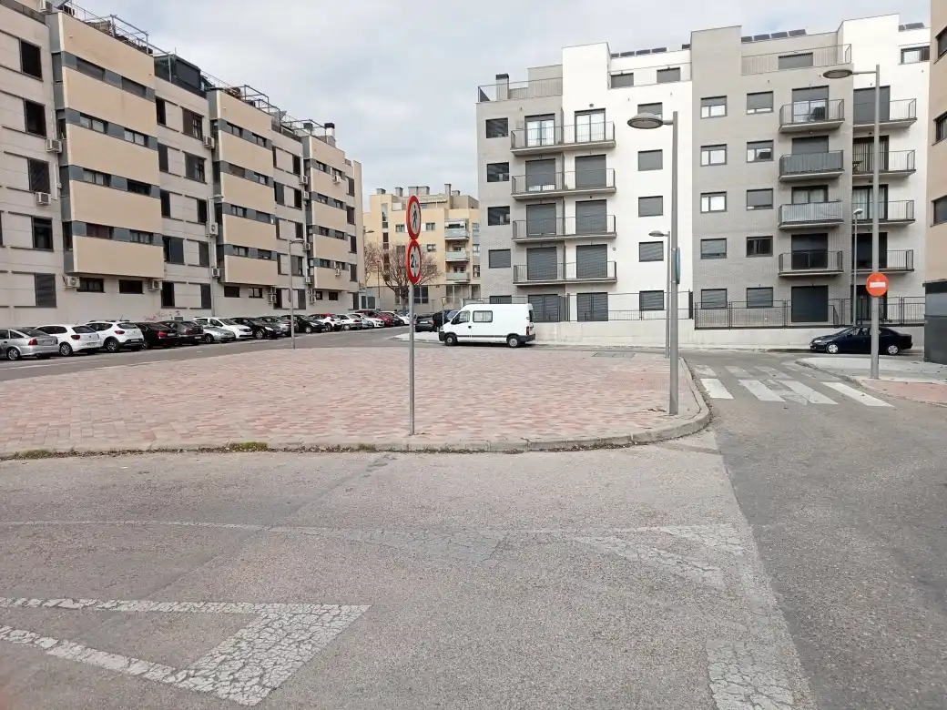 Garage for sale in VEL?ZQUEZ, Brezo