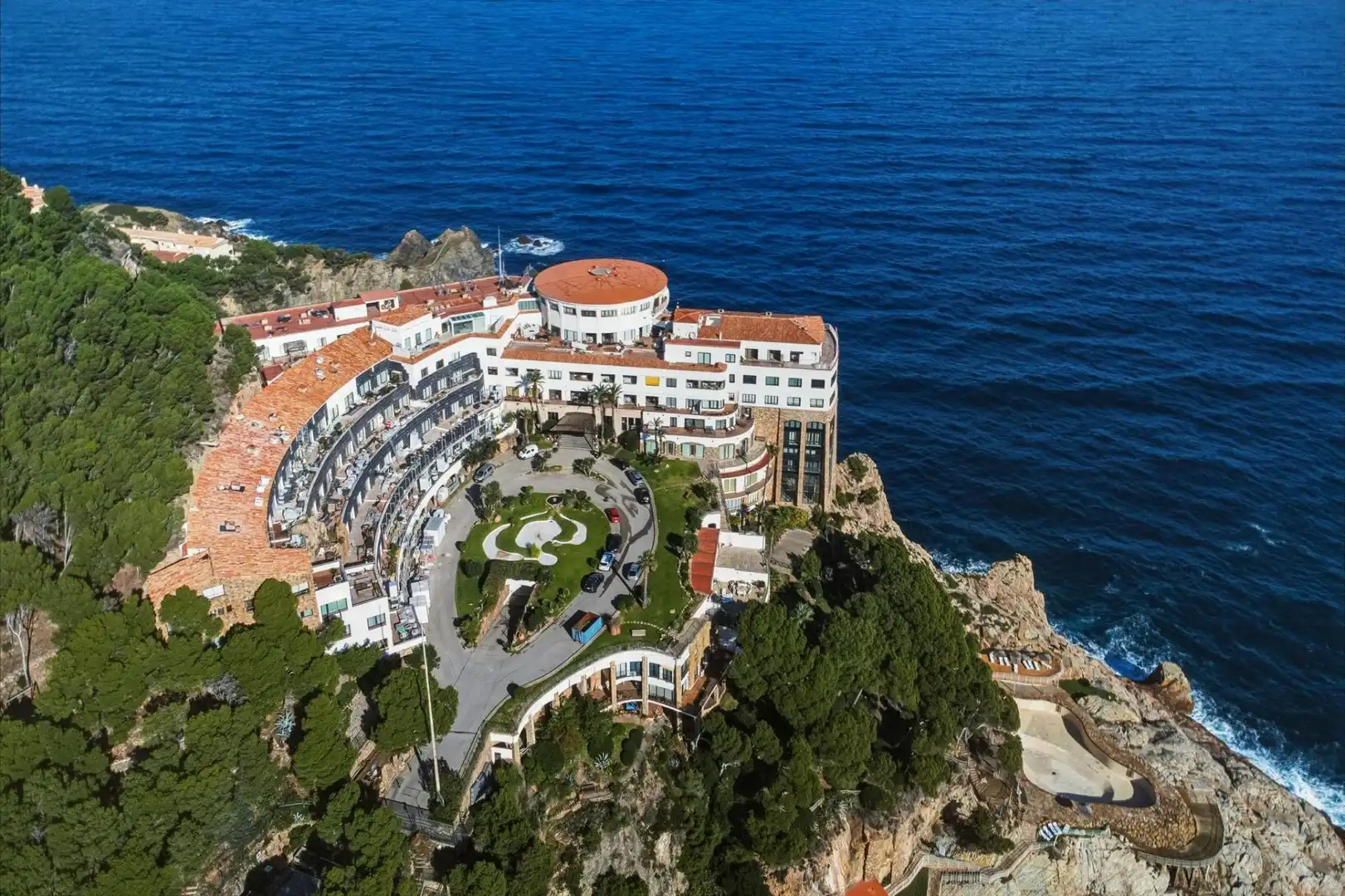 Apartments for sale in Begur  with Private garden and Community pool