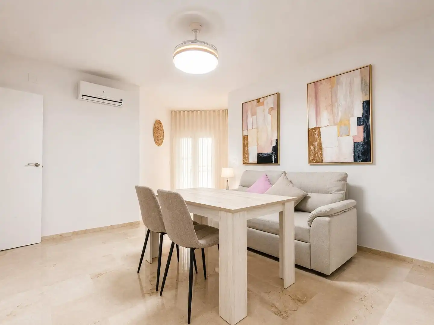 Wohnzimmer von Wohnung zur Miete in Córdoba mit Klimaanlage, Heizung und Terrasse