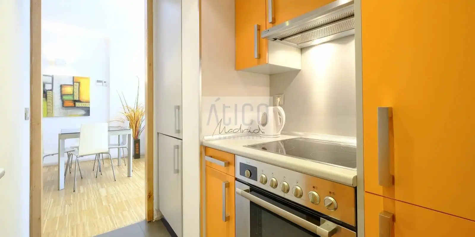 Cuina de Apartament de lloguer en Madrid amb Aire condicionat, Calefacció i Terrassa