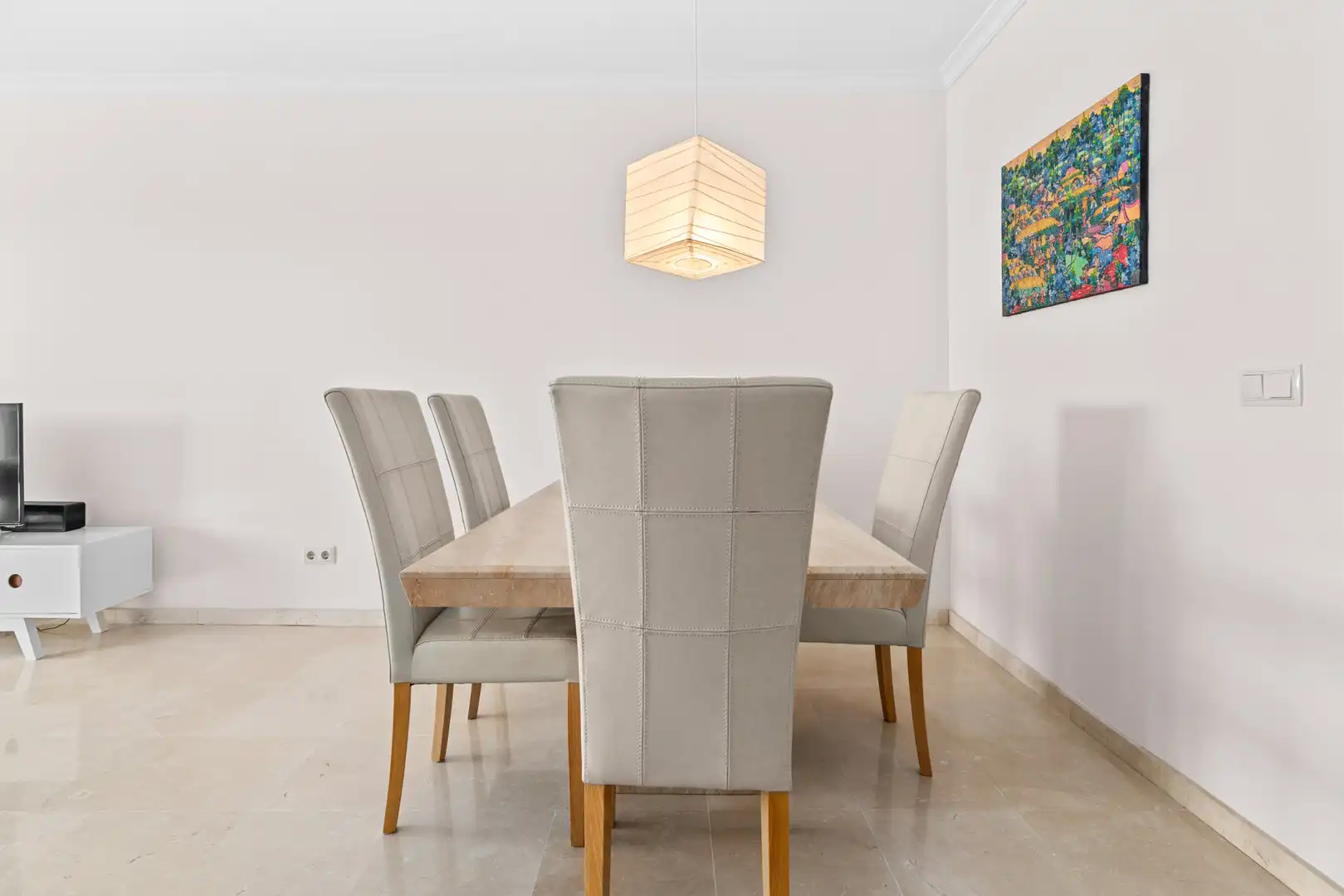 Esszimmer von Erdgeschoss zum Verkauf in Benahavís mit Klimaanlage, Terrasse und Abstellraum
