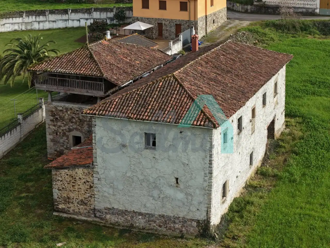 Casa o xalet en venda a Llamas, Salas