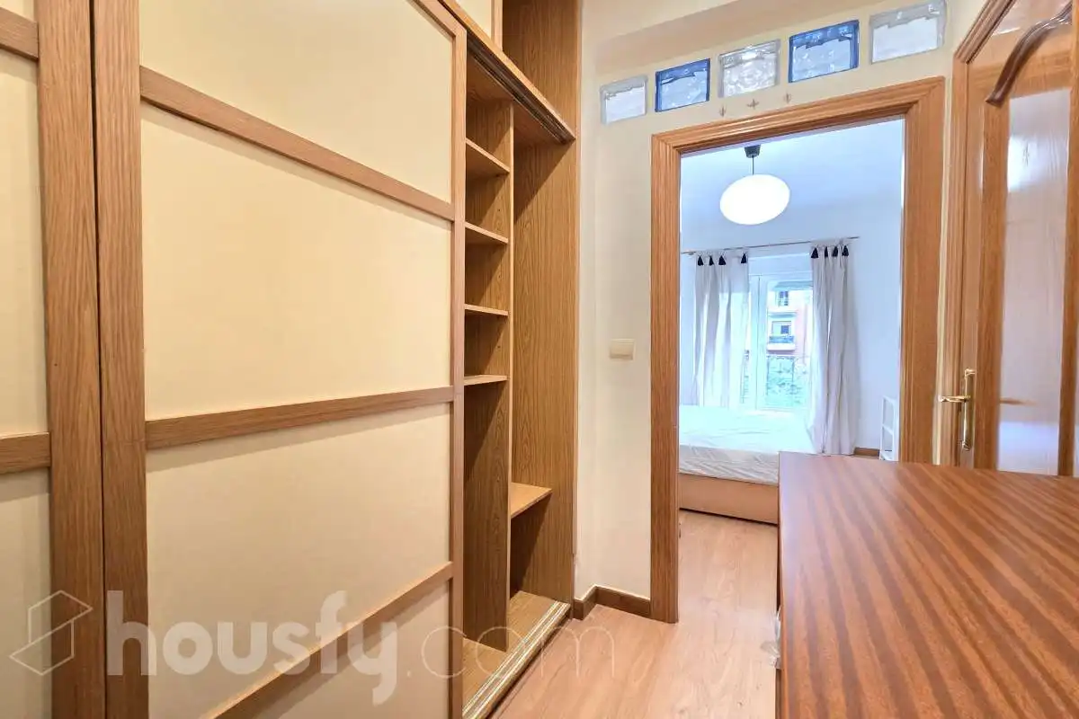 Schlafzimmer von Wohnung zur Miete in Arganzuela