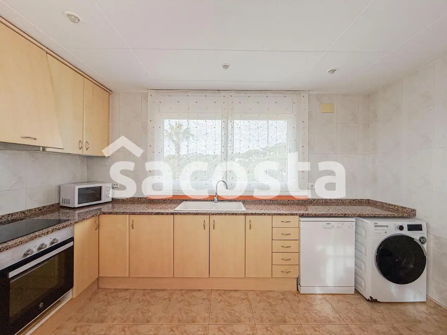 Cocina de Casa o chalet en venta en Lloret de Mar con Aire acondicionado, Calefacción y Jardín privado