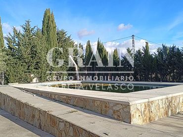 Villa con piscina in vendita a Pedanías - Extrarradio