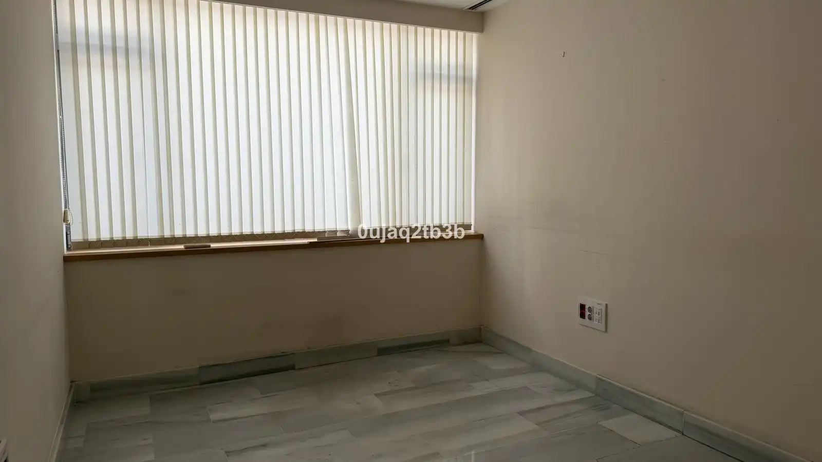 Dormitori de Oficina en venda en Marbella amb Aire condicionat