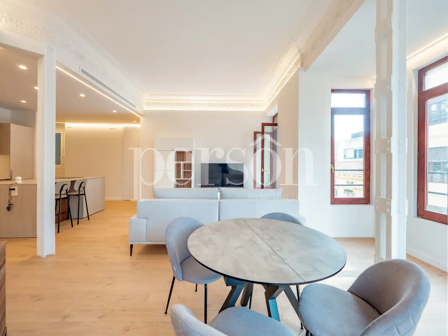 Living room of Flat for rent in Valencia  with Air Conditioner, Furnished and Balcony