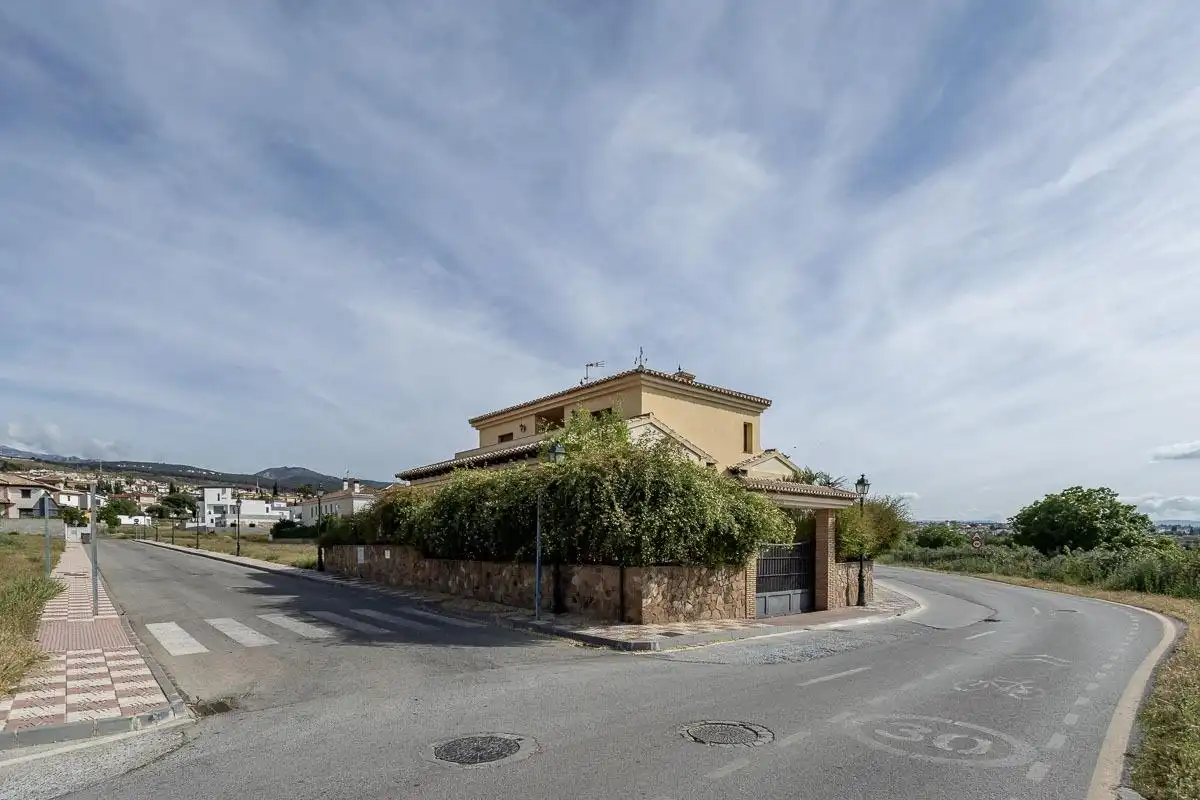 Vista exterior de Casa o chalet en venta en Cájar con Calefacción, Jardín privado y Terraza