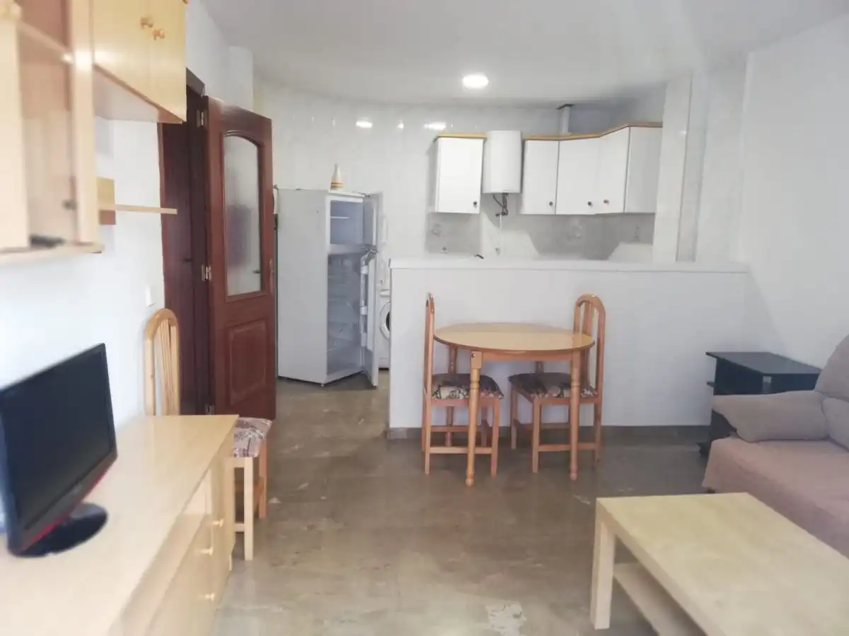 Apartament amb terrassa de lloguer a Reina Victoria - Matadero, imagen 3
