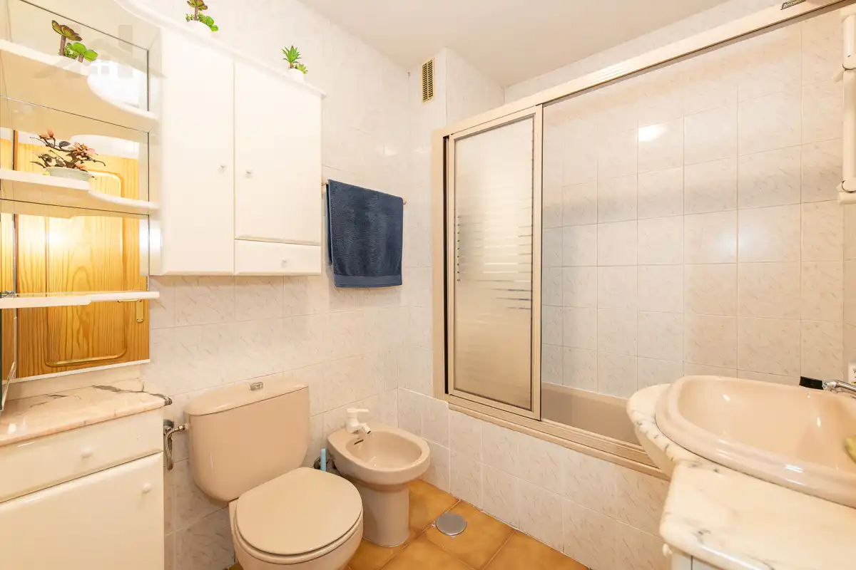 Baño de Dúplex en venta en Manzanares El Real con Calefacción, Amueblado y Piscina comunitaria