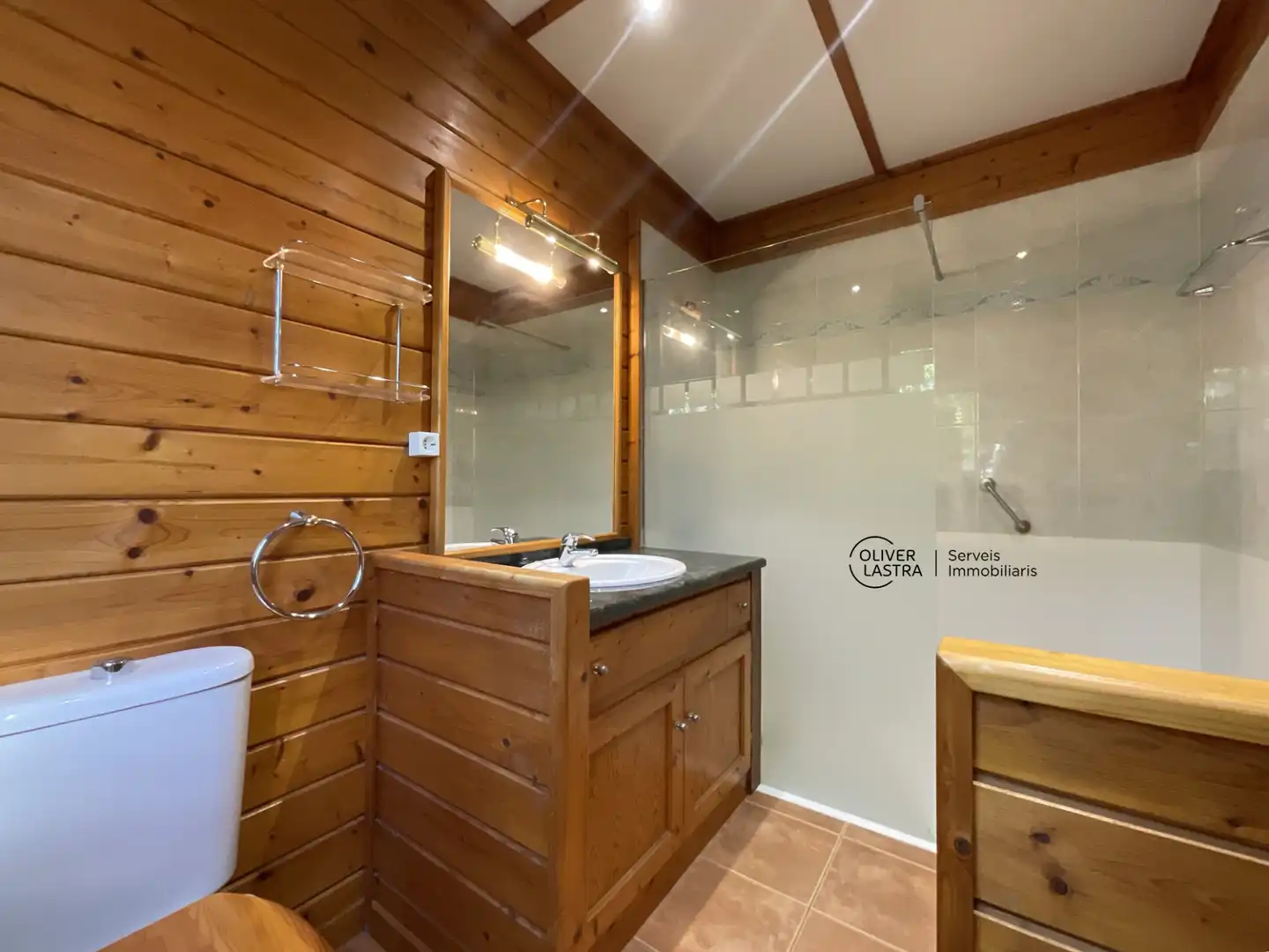 Baño de Casa o chalet en venta en Sant Andreu de la Barca con Aire acondicionado, Calefacción y Jardín privado