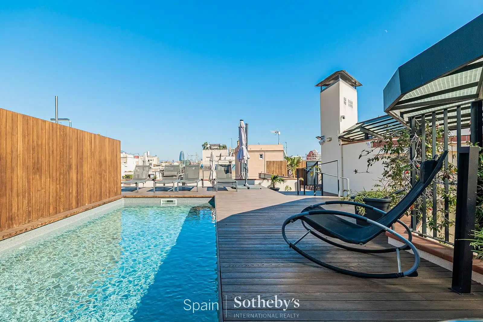 Terrasse von Wohnungen zum Verkauf in Barcelona mit Klimaanlage, Heizung und Abstellraum