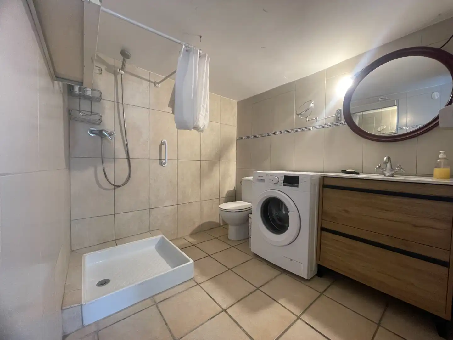 Badezimmer von Einfamilien-Reihenhaus zum Verkauf in Àger mit Heizung, Parkett und Abstellraum