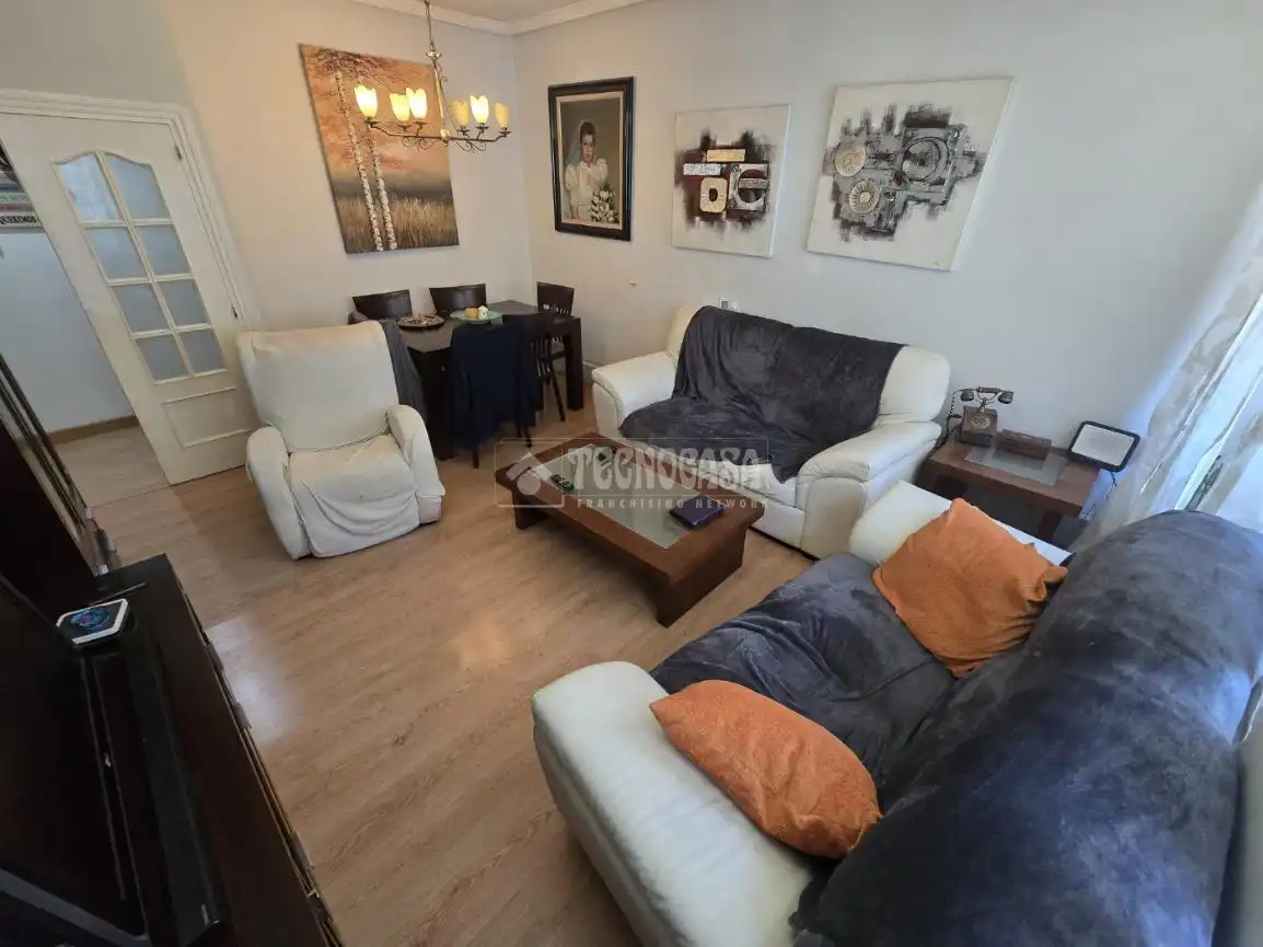 Living room of Flat for sale in Madrid  with Air Conditioner, Heating and Parquet flooring