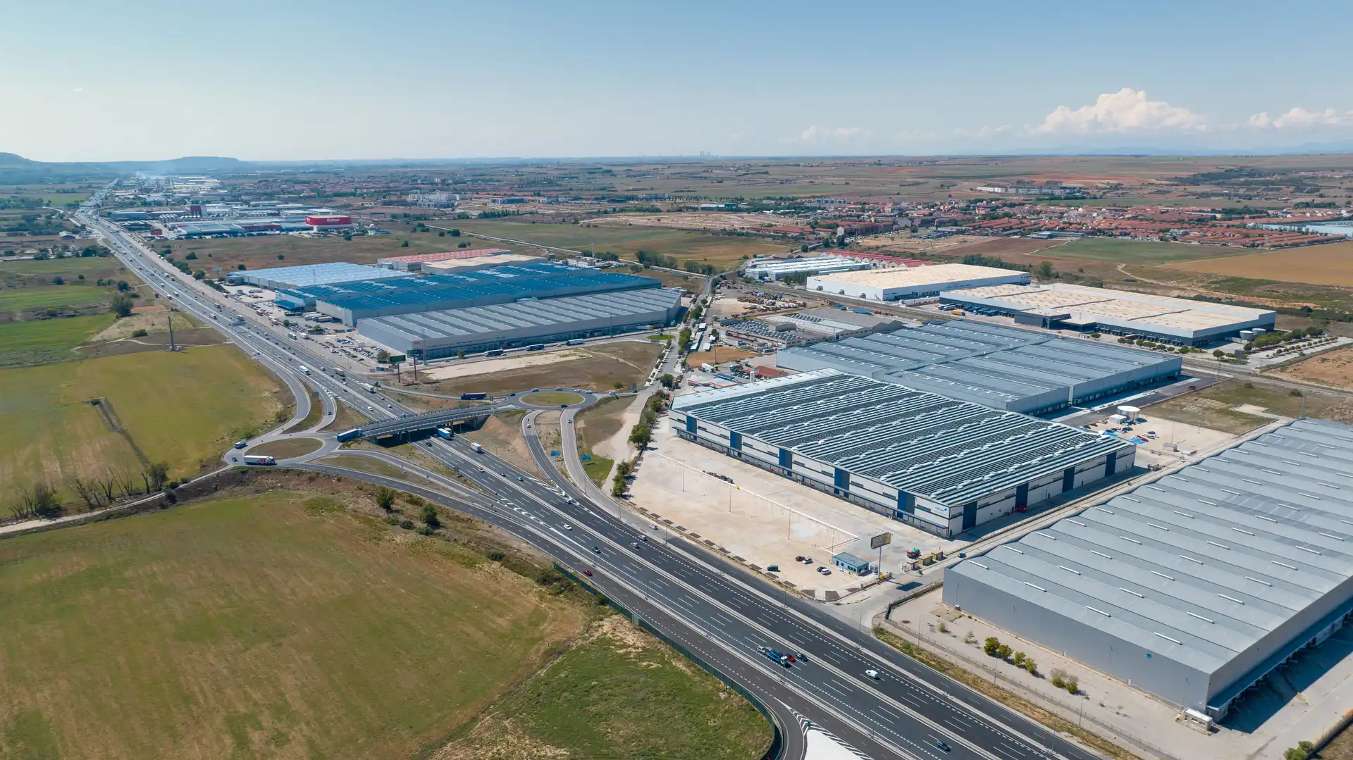 Industrial building with lift to rent in Avenida del Río Henares 78, imagen 4