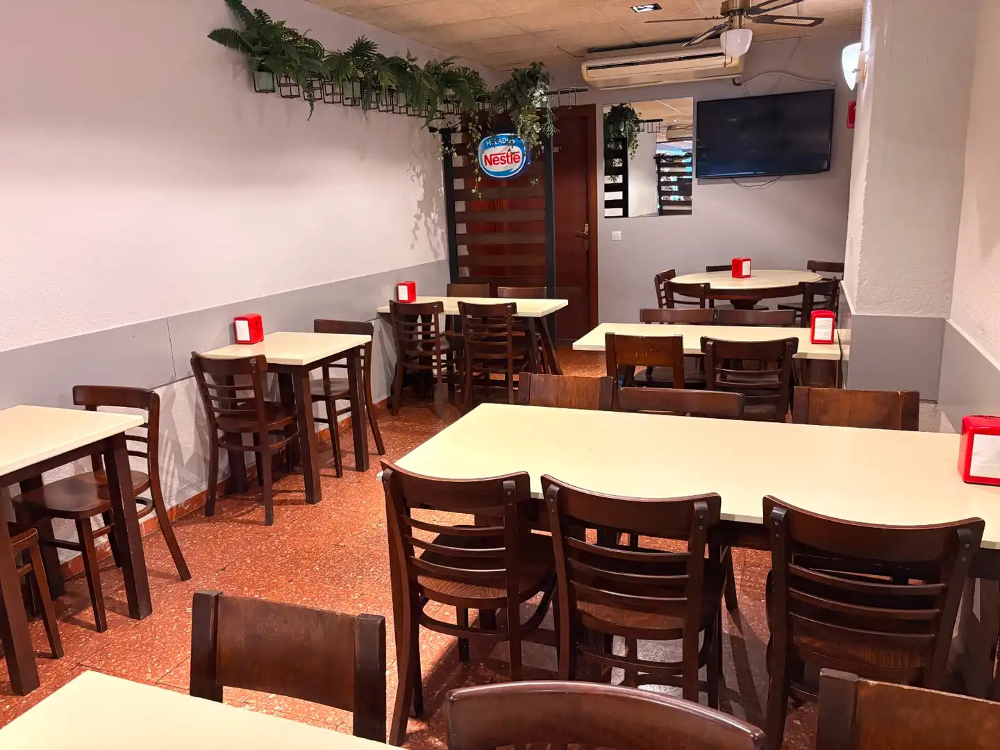 Local en traspaso en Sant Just Desvern con Aire acondicionado, Calefacción y Terraza