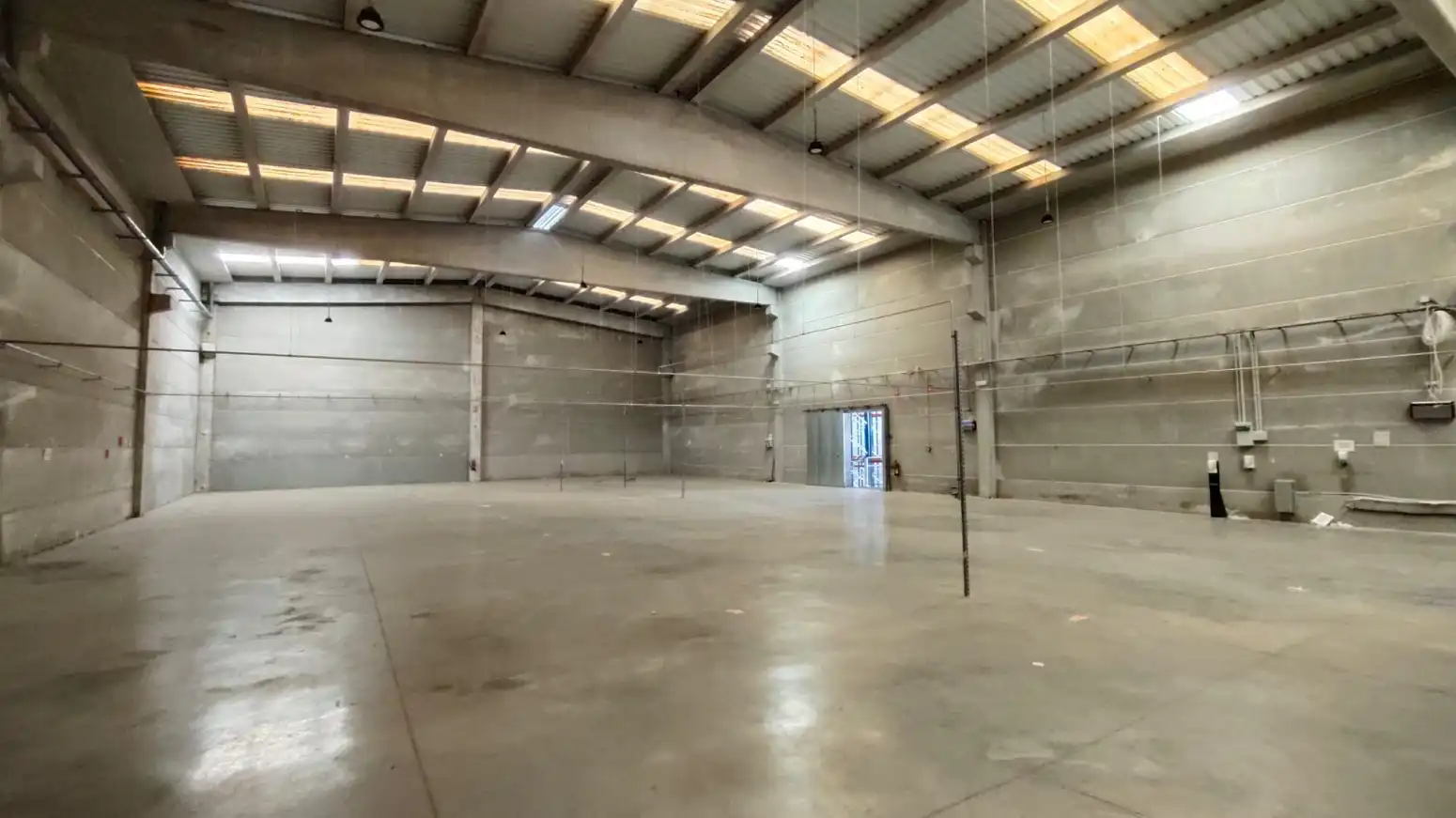 Industrial building to rent in Fuente del Jarro, imagen 4