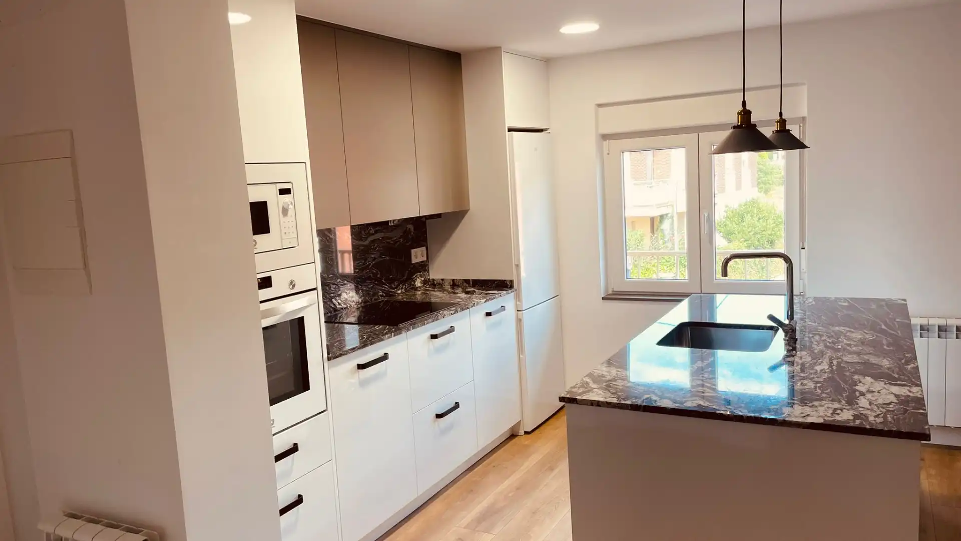 Cocina de Apartamento de alquiler en Sariegos con Calefacción, Parquet y Amueblado