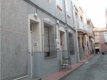 Casa aparellada en venda a C/ Pío XI