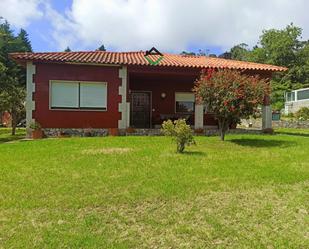 Vista exterior de Casa o xalet en venda en Cangas  amb Traster i Moblat