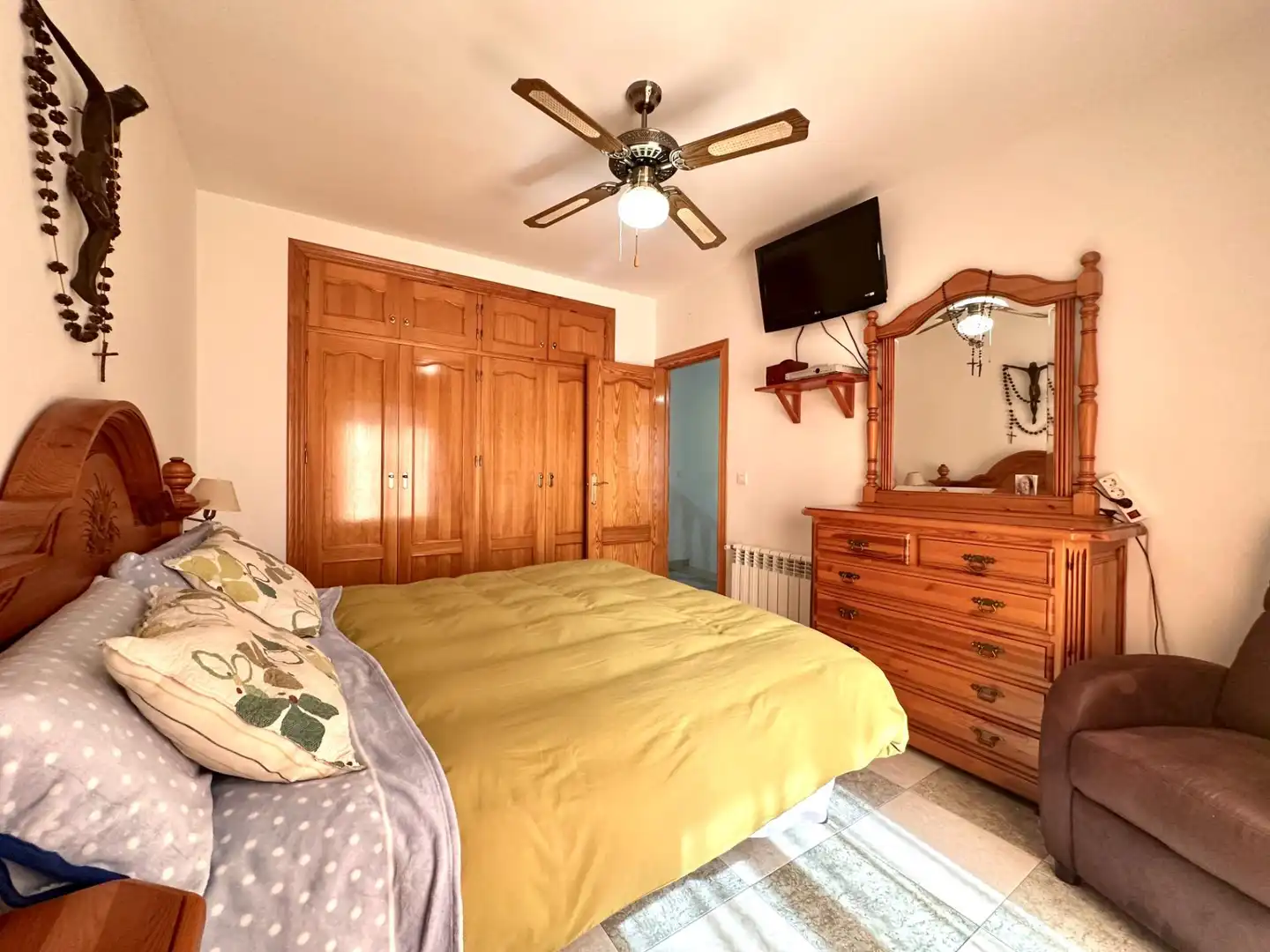 Habitación de Casa adosada en venta en Fuente Vaqueros con Aire acondicionado, Calefacción y Terraza
