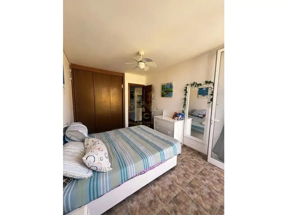 Habitación de Apartamento en venta en Arona con Terraza y Amueblado