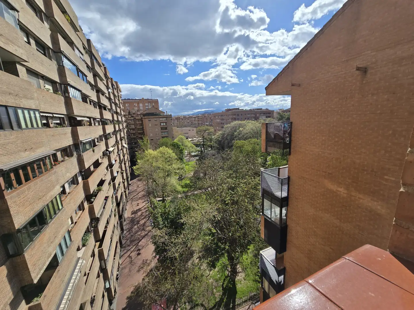 Außenansicht von Wohnung zum Verkauf in  Logroño mit Heizung, Parkett und Abstellraum