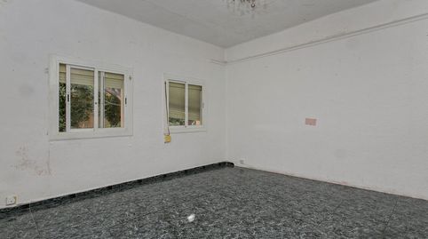 Foto 2 de Piso en venta en C/ Jaume Pinent, Les Roquetes, Barcelona Capital