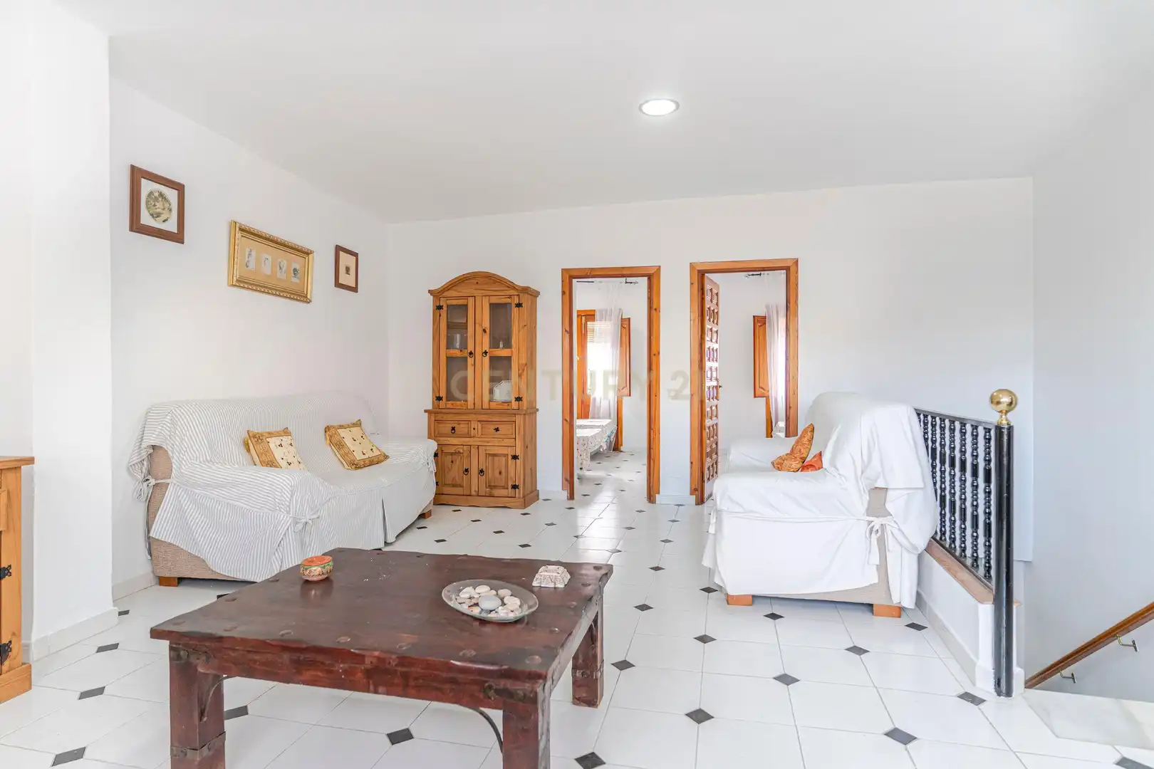 Sala d'estar de Casa adosada en venda en Ugíjar amb Aire condicionat, Forn i Rentadora