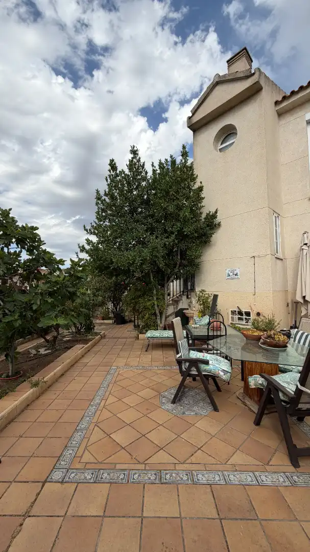 Terrassa de Casa adosada en venda en Torres de la Alameda amb Aire condicionat, Calefacció i Jardí privat