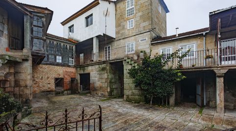 Casa señorial del siglo XIX con bodega y terreno edificable en Carballeda de Avia