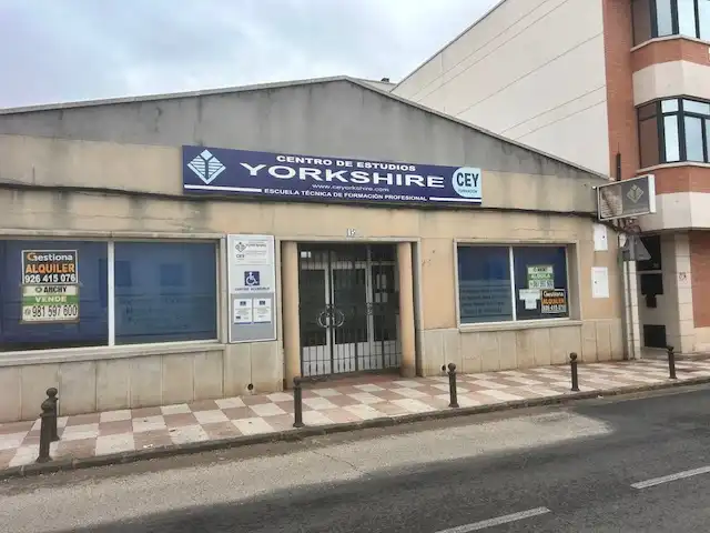 Commercial properties for rent in Puertollano  with Air Conditioner and Furnished
