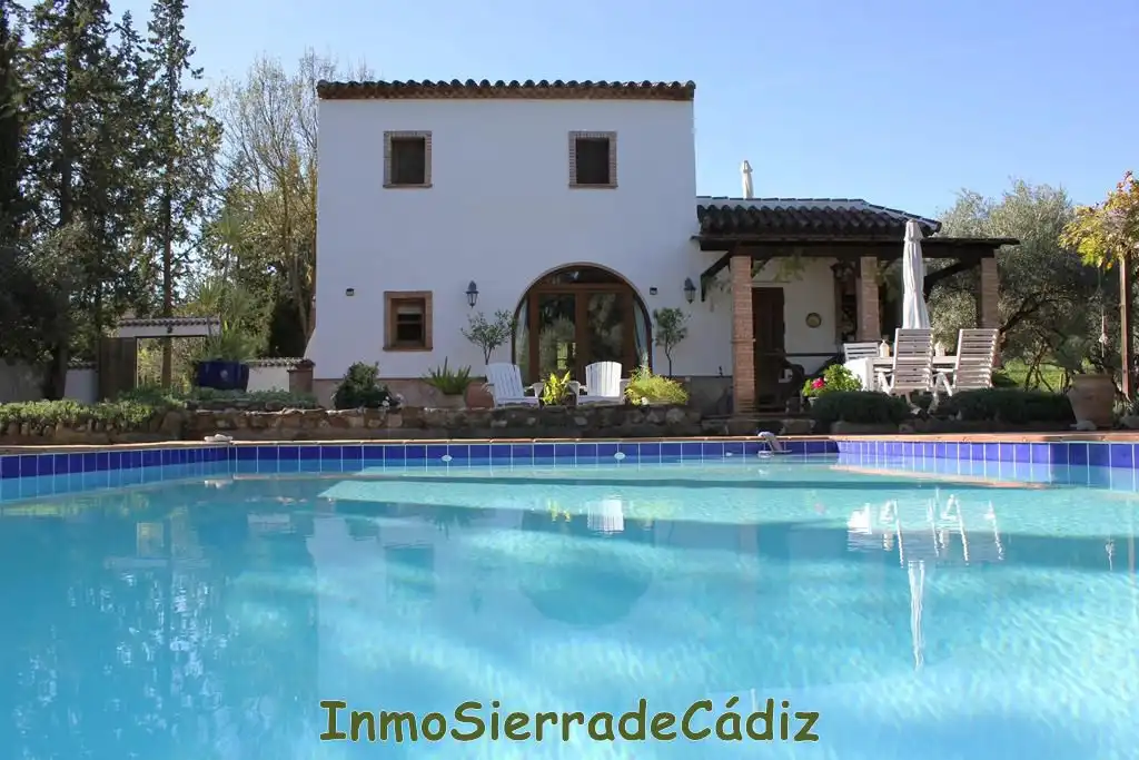 Casa rústica amb piscina en venda a Algodonales