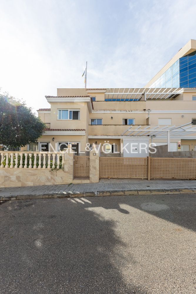 Exterior view of House or chalet for sale in Cullera  with Air Conditioner, Heating and Private garden