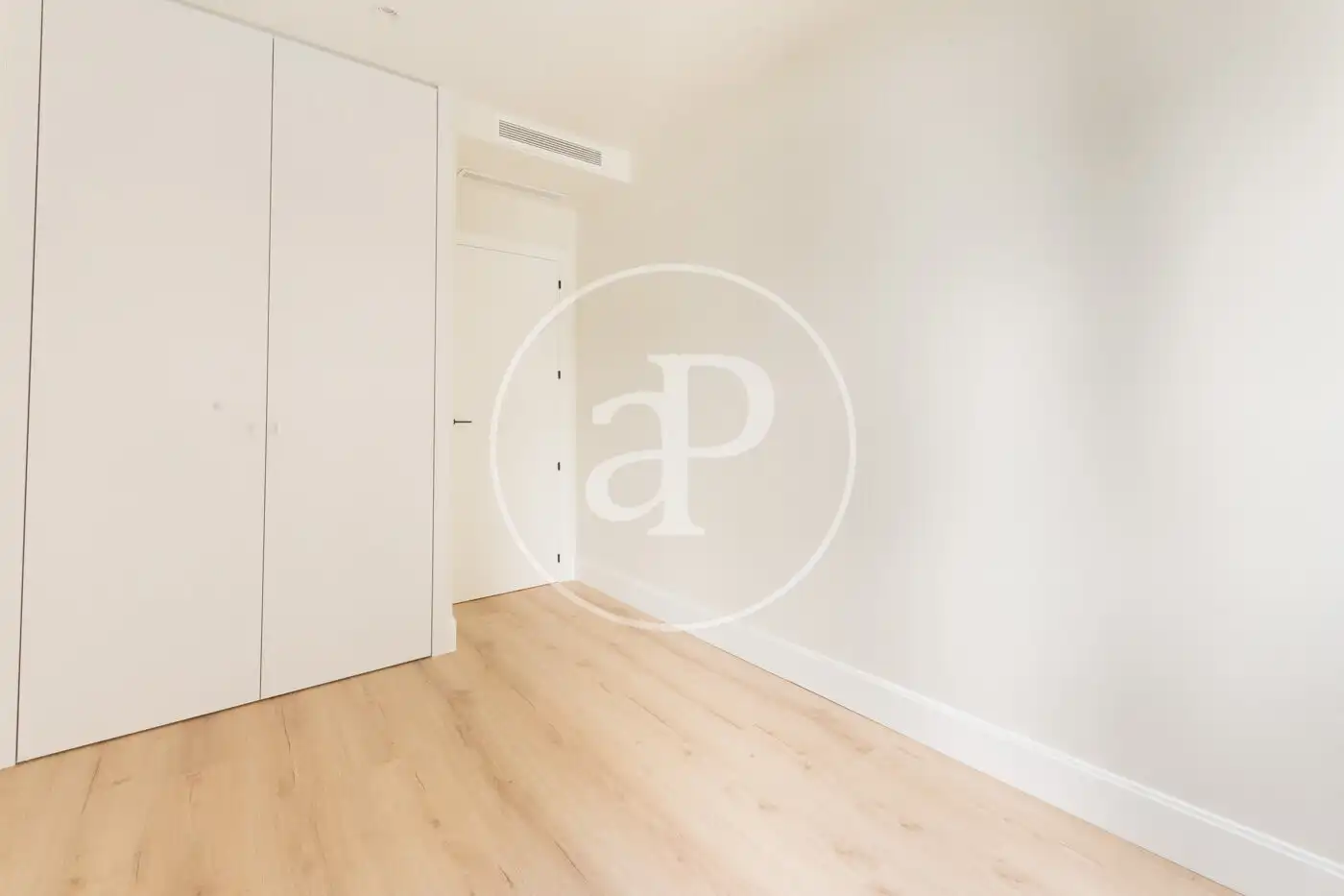 Schlafzimmer von Wohnung zur Miete in Madrid mit Klimaanlage, Heizung und Privatgarten