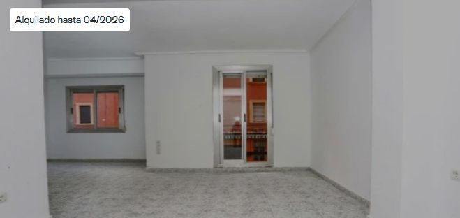 Piso en venta en  Valencia Capital con Balcón