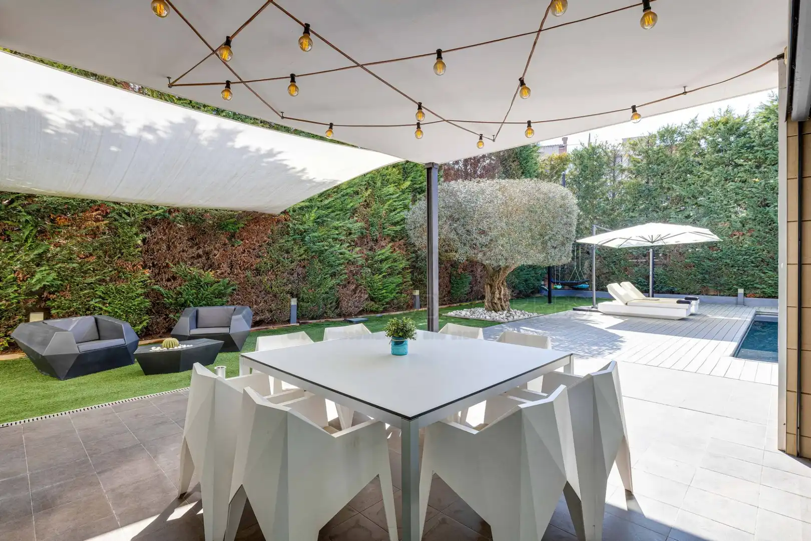 Terrassa de Casa o xalet en venda en Sant Cugat del Vallès amb Aire condicionat, Calefacció i Jardí privat