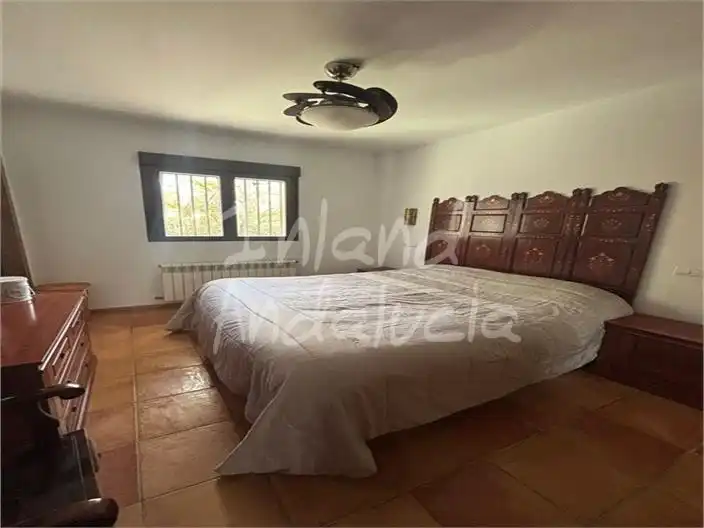 Habitación de Finca rústica en venta en Alcalá la Real con Terraza, Trastero y Piscina