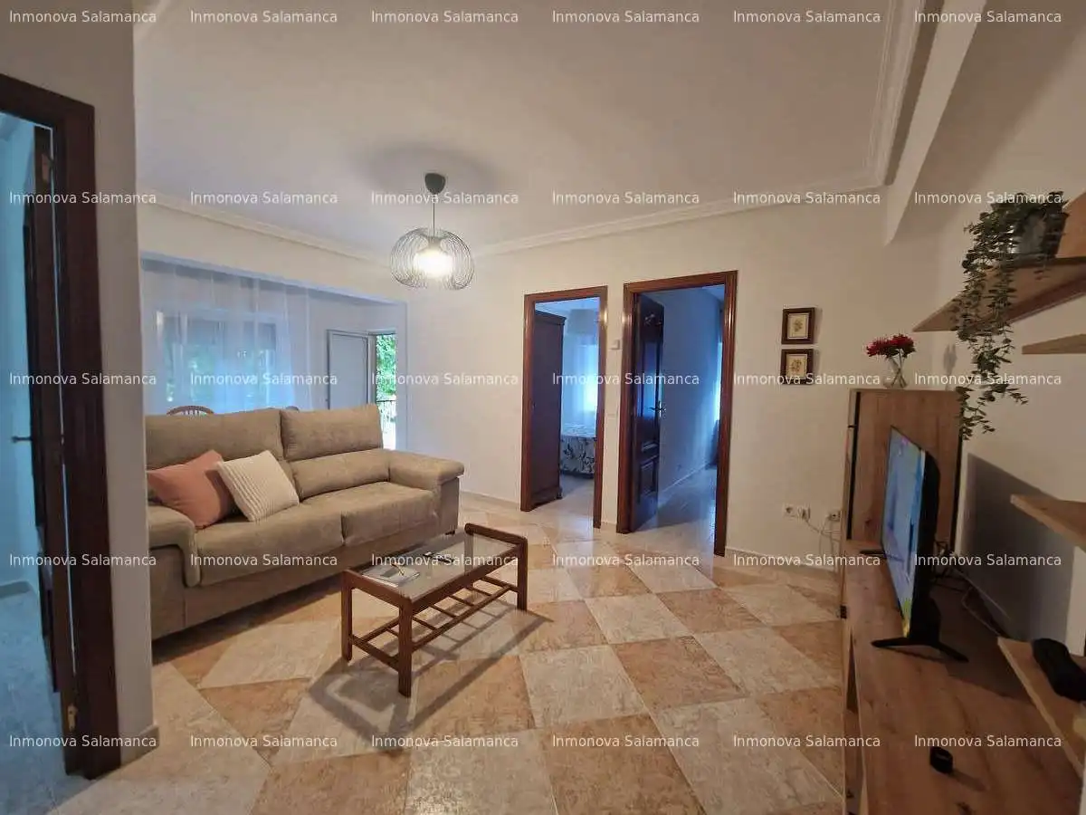 Sala de estar de Piso de alquiler en Salamanca con Calefacción, Terraza y Amueblado