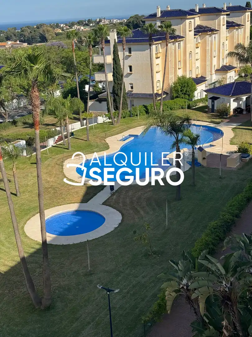 Piscina de Pis de lloguer en Málaga amb Aire condicionat, Terrassa i Piscina