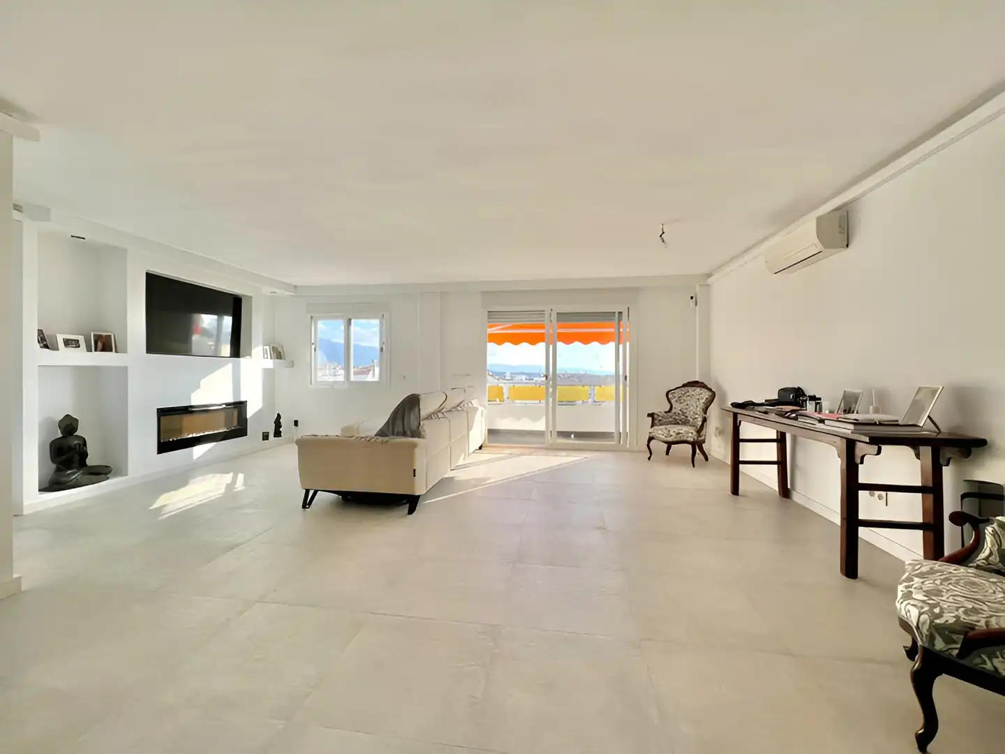 Apartment with lift for sale in San Pedro de Alcántara, imagen 2