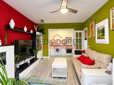 Flat with pool for sale in Calle de Julián Camarillo