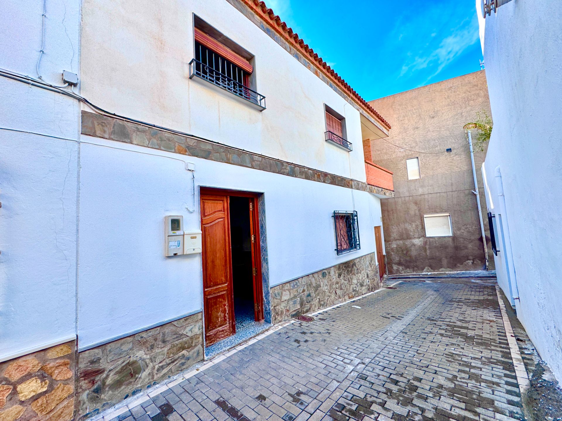 Exterior view of House or chalet for sale in Adra  with Terrace, Storage room and Furnished