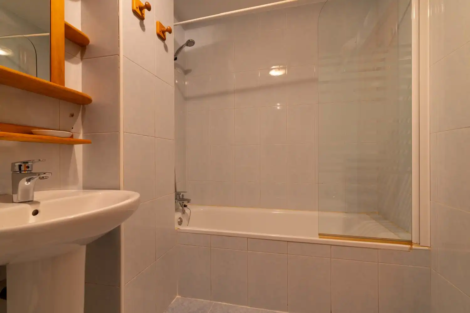 Bathroom of Flat for sale in Murcia  with Air Conditioner, Heating and Storage room