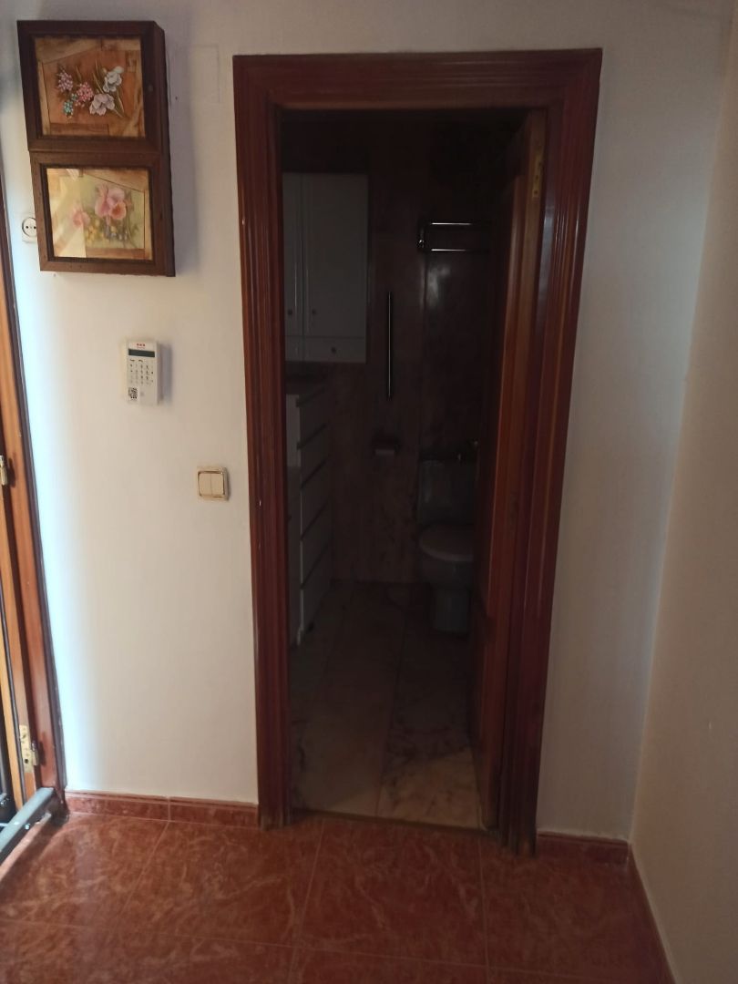 Bathroom of Flat for sale in Leganés  with Air Conditioner, Heating and Terrace
