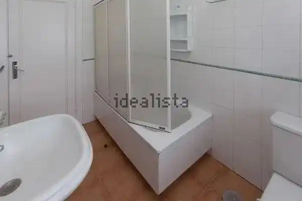 Badezimmer von Wohnungen zum Verkauf in Vigo  mit Abstellraum