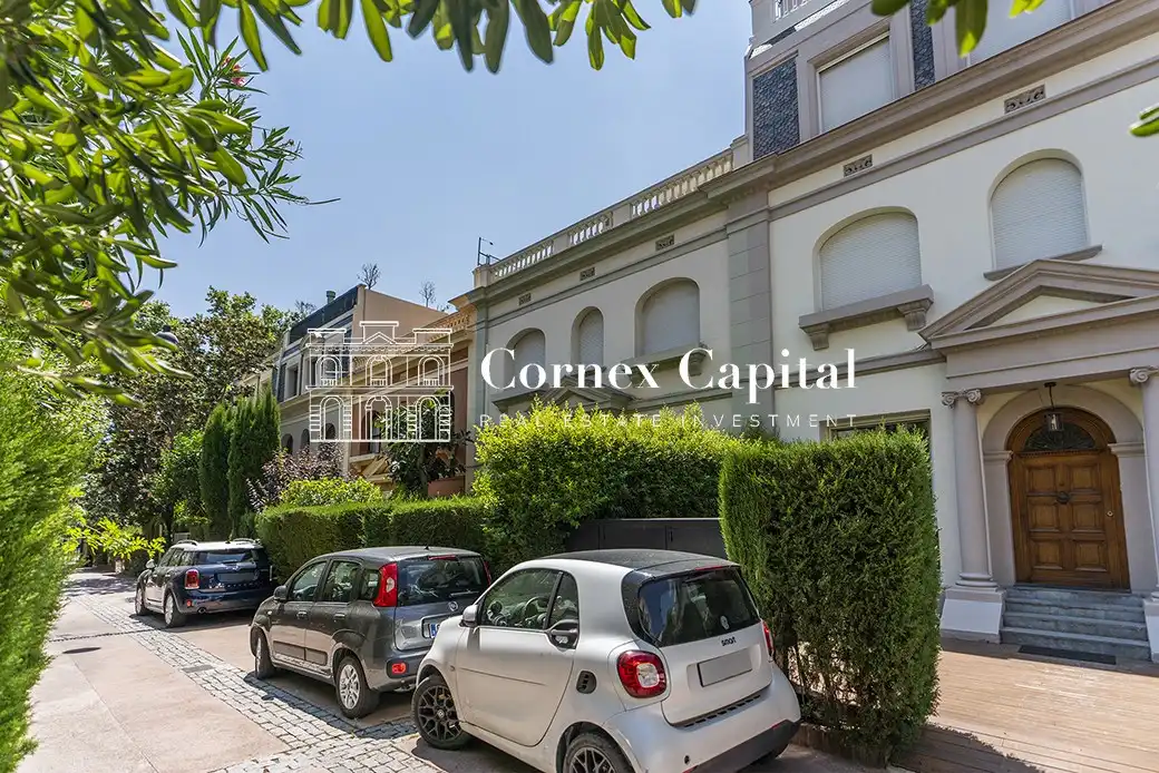 Vista exterior de Casa adosada en venta en Barcelona con Aire acondicionado, Calefacción y Jardín privado