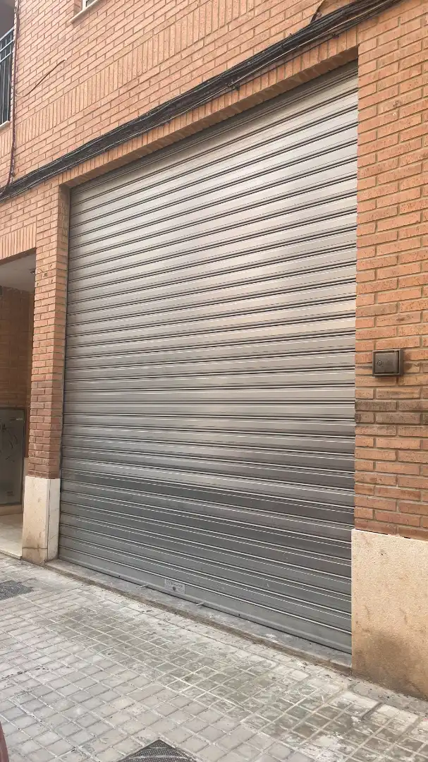 Vista exterior de Local en venta en Valencia