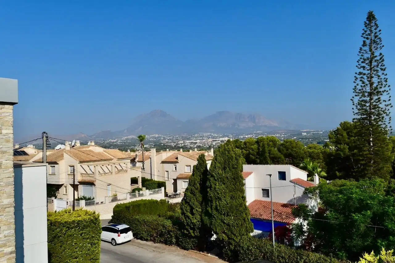 Vista exterior de Casa o chalet en venta en L'Alfàs del Pi con Aire acondicionado, Calefacción y Terraza