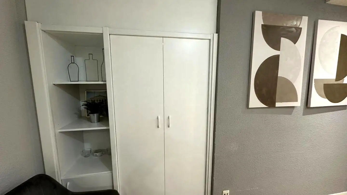 Room in Calle del Panizo, Berruguete